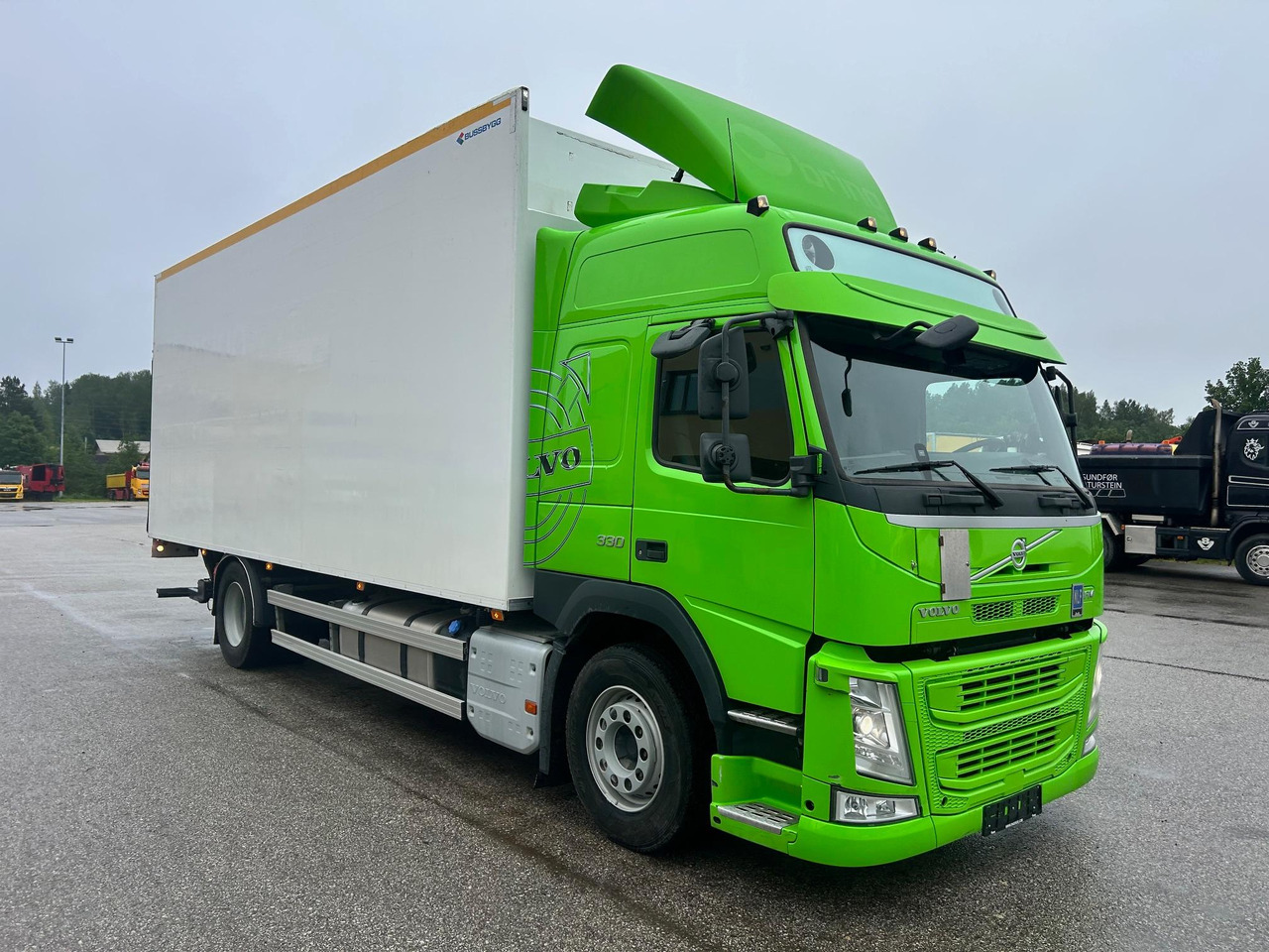 VOLVO FM330 - بصندوق مغلق شاحنة: صور 1 VOLVO FM330 - بصندوق مغلق شاحنة: صور 1