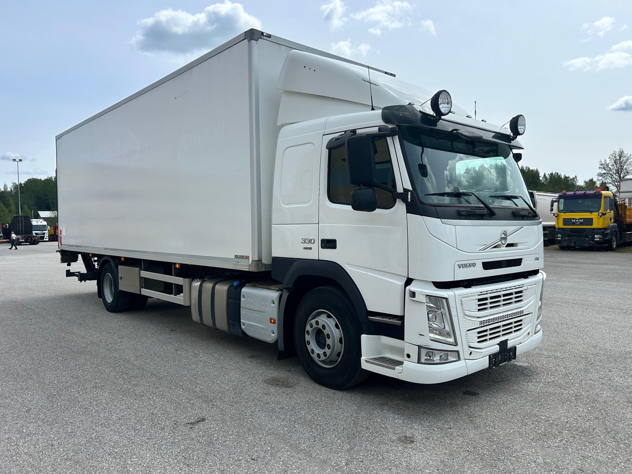 VOLVO FM330 - مبردة شاحنة: صور 1 VOLVO FM330 - مبردة شاحنة: صور 1