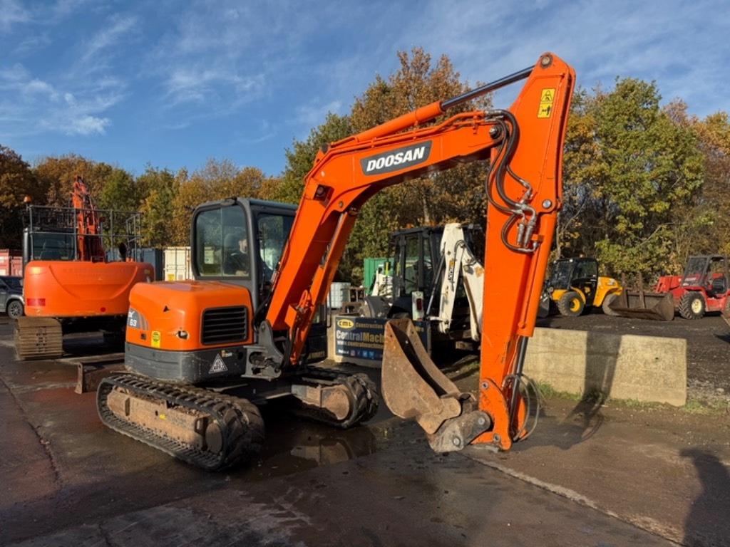 Doosan DX 63-3 - حفارة مصغرة: صور 5 Doosan DX 63-3 - حفارة مصغرة: صور 5