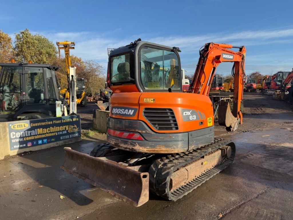 Doosan DX 63-3 - حفارة مصغرة: صور 4 Doosan DX 63-3 - حفارة مصغرة: صور 4