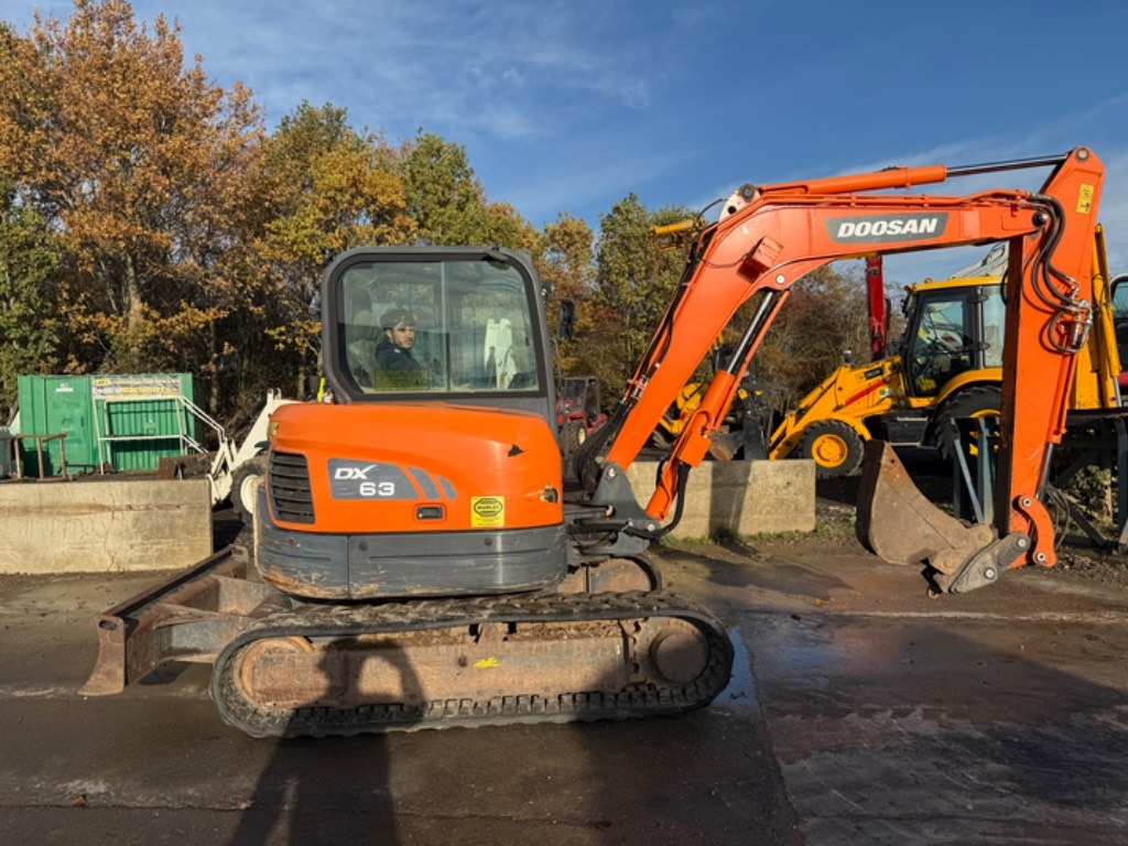 Doosan DX 63-3 - حفارة مصغرة: صور 1 Doosan DX 63-3 - حفارة مصغرة: صور 1