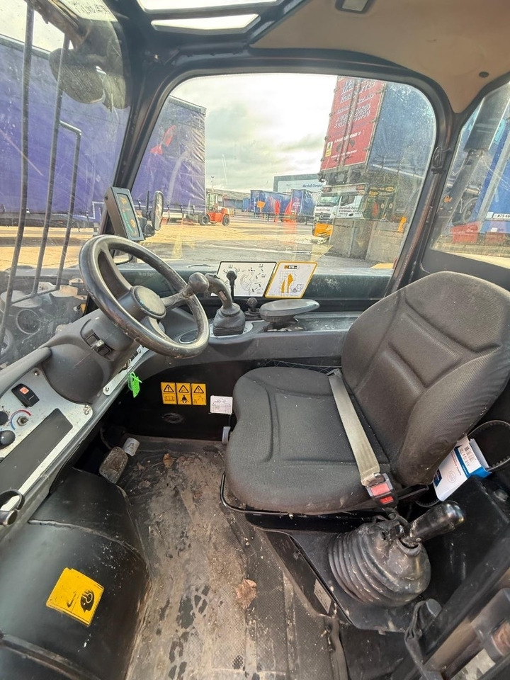 رافعة تلسكوبية JCB 515-40: صور 10 رافعة تلسكوبية JCB 515-40: صور 10