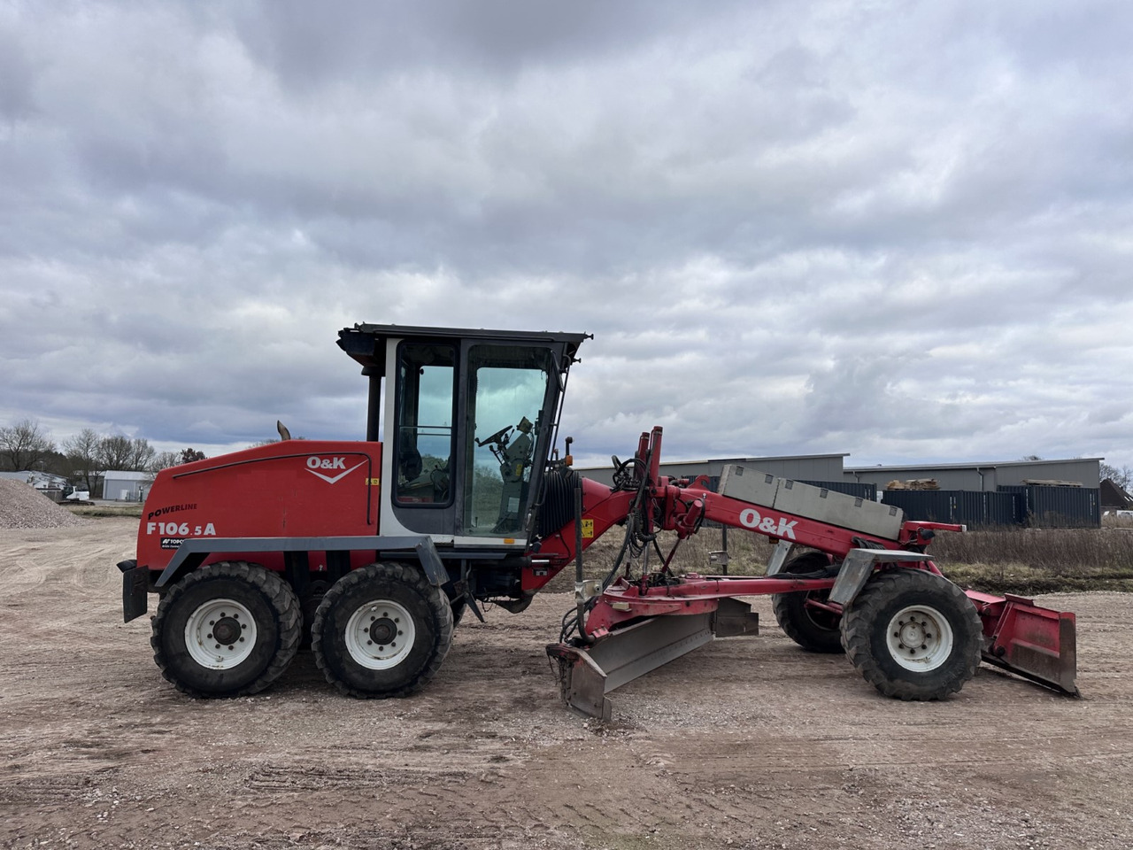NEW HOLLAND F 106.5 - 6x6 Laser Topcon- Klima Cummins 6 Zyl. - آلة تسوية الأرض: صور 2 NEW HOLLAND F 106.5 - 6x6 Laser Topcon- Klima Cummins 6 Zyl. - آلة تسوية الأرض: صور 2