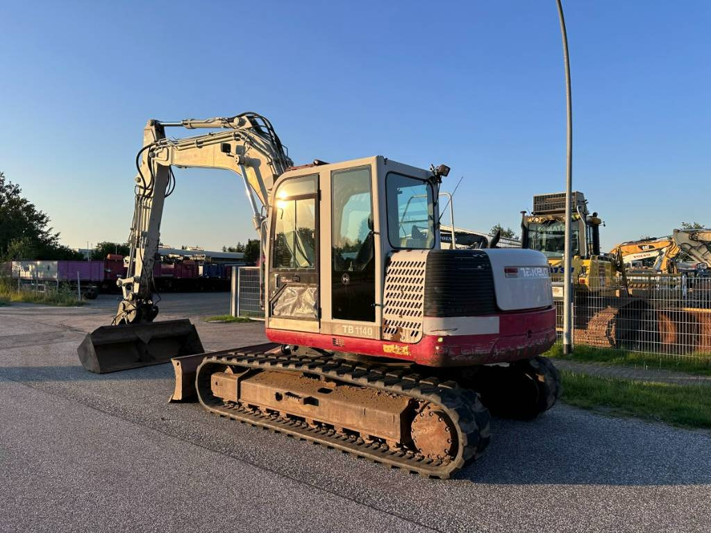 Takeuchi TB 1140 + ISUZU Motor Klima 14.3 Tonnen ! - حفارات زحافة: صور 5 Takeuchi TB 1140 + ISUZU Motor Klima 14.3 Tonnen ! - حفارات زحافة: صور 5