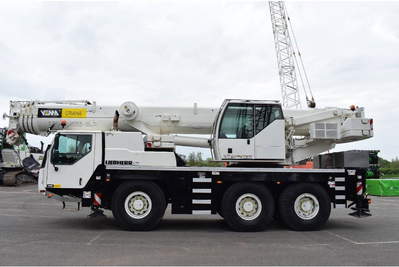 Liebherr LTM1055-3.2 - رافعة لجميع التضاريس: صور 1 Liebherr LTM1055-3.2 - رافعة لجميع التضاريس: صور 1