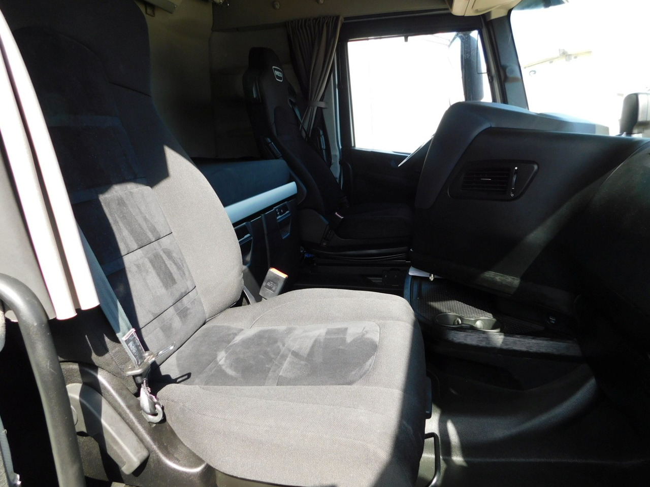 Iveco As440stfp lt - شاحنة جرار: صور 5 Iveco As440stfp lt - شاحنة جرار: صور 5