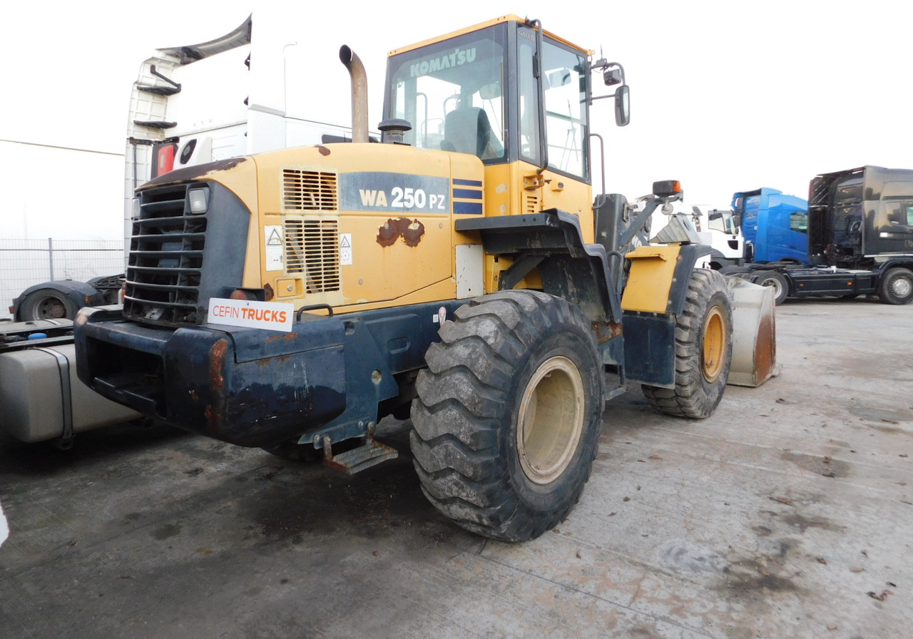 Komatsu Wa250pz 5 - اللودر بعجل: صور 4 Komatsu Wa250pz 5 - اللودر بعجل: صور 4