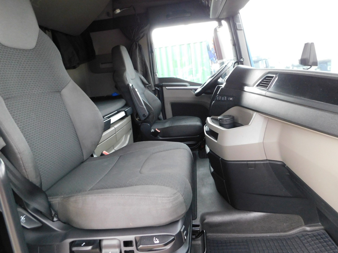 Man Tgx 18470 - شاحنة جرار: صور 5 Man Tgx 18470 - شاحنة جرار: صور 5