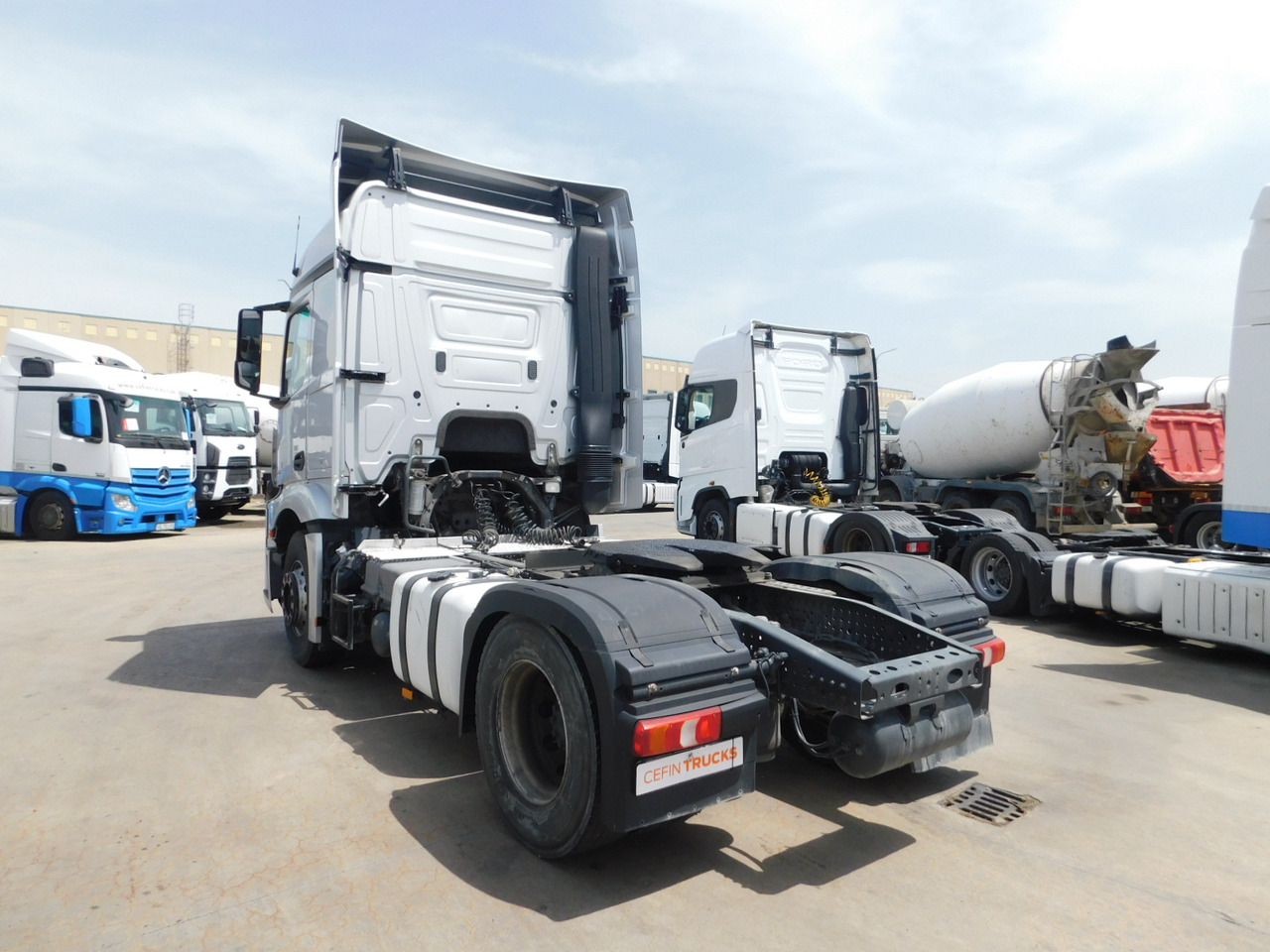 Mercedes Actros 1843 - شاحنة جرار: صور 4 Mercedes Actros 1843 - شاحنة جرار: صور 4