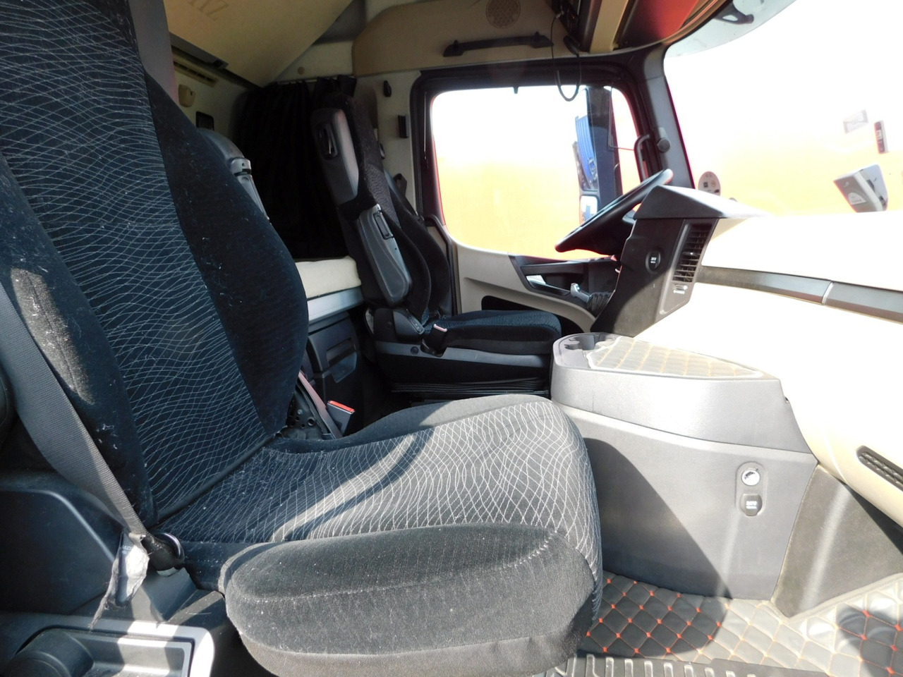 Mercedes Actros 1845 - شاحنة جرار: صور 5 Mercedes Actros 1845 - شاحنة جرار: صور 5