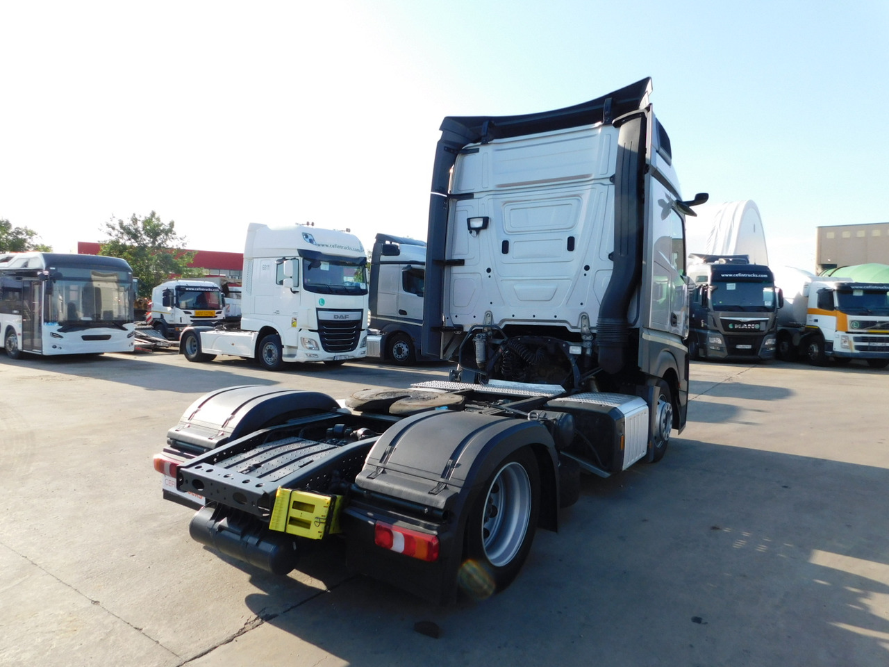 Mercedes Actros - شاحنة جرار: صور 3 Mercedes Actros - شاحنة جرار: صور 3