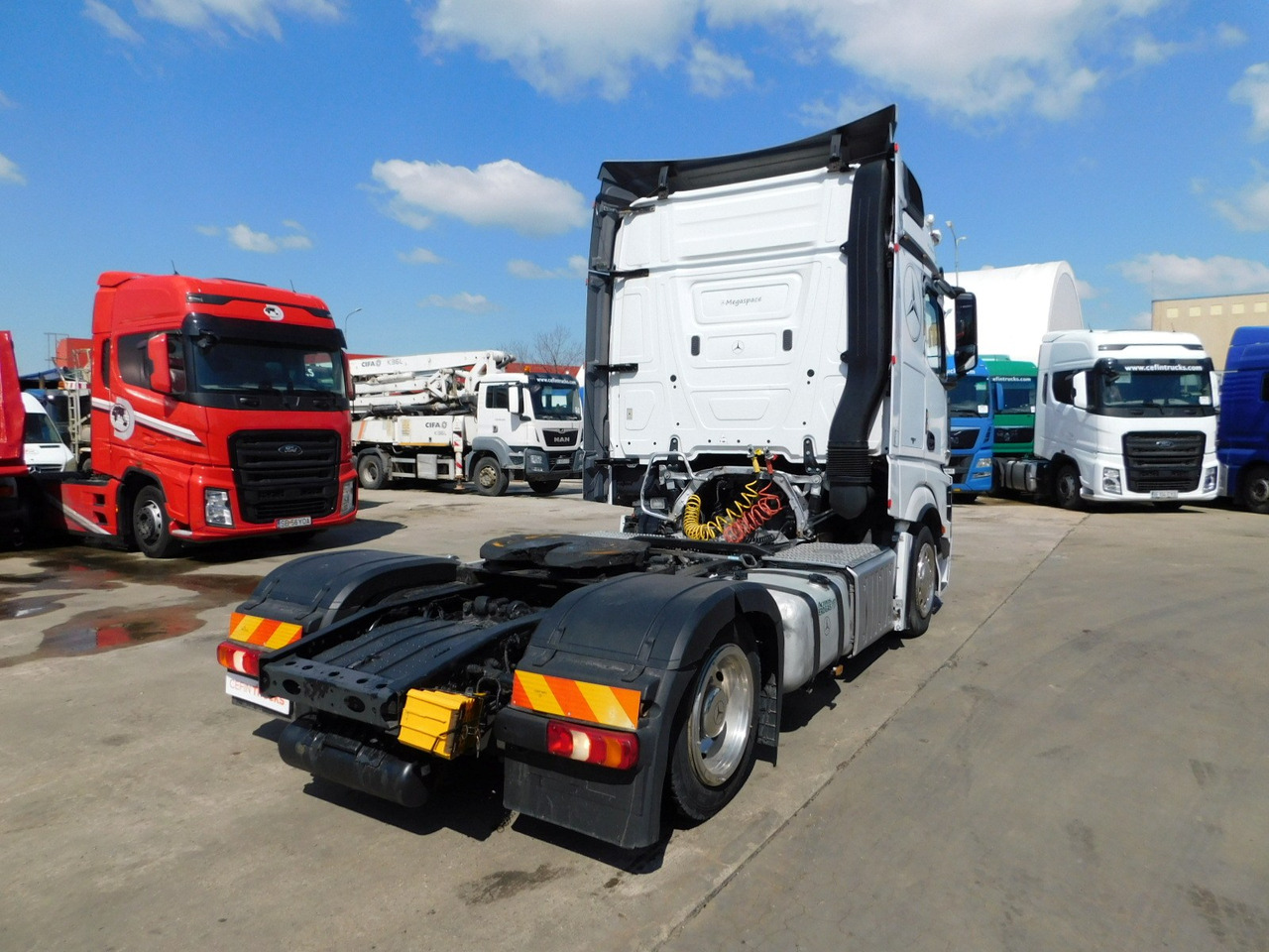 Mercedes Actros - شاحنة جرار: صور 3 Mercedes Actros - شاحنة جرار: صور 3