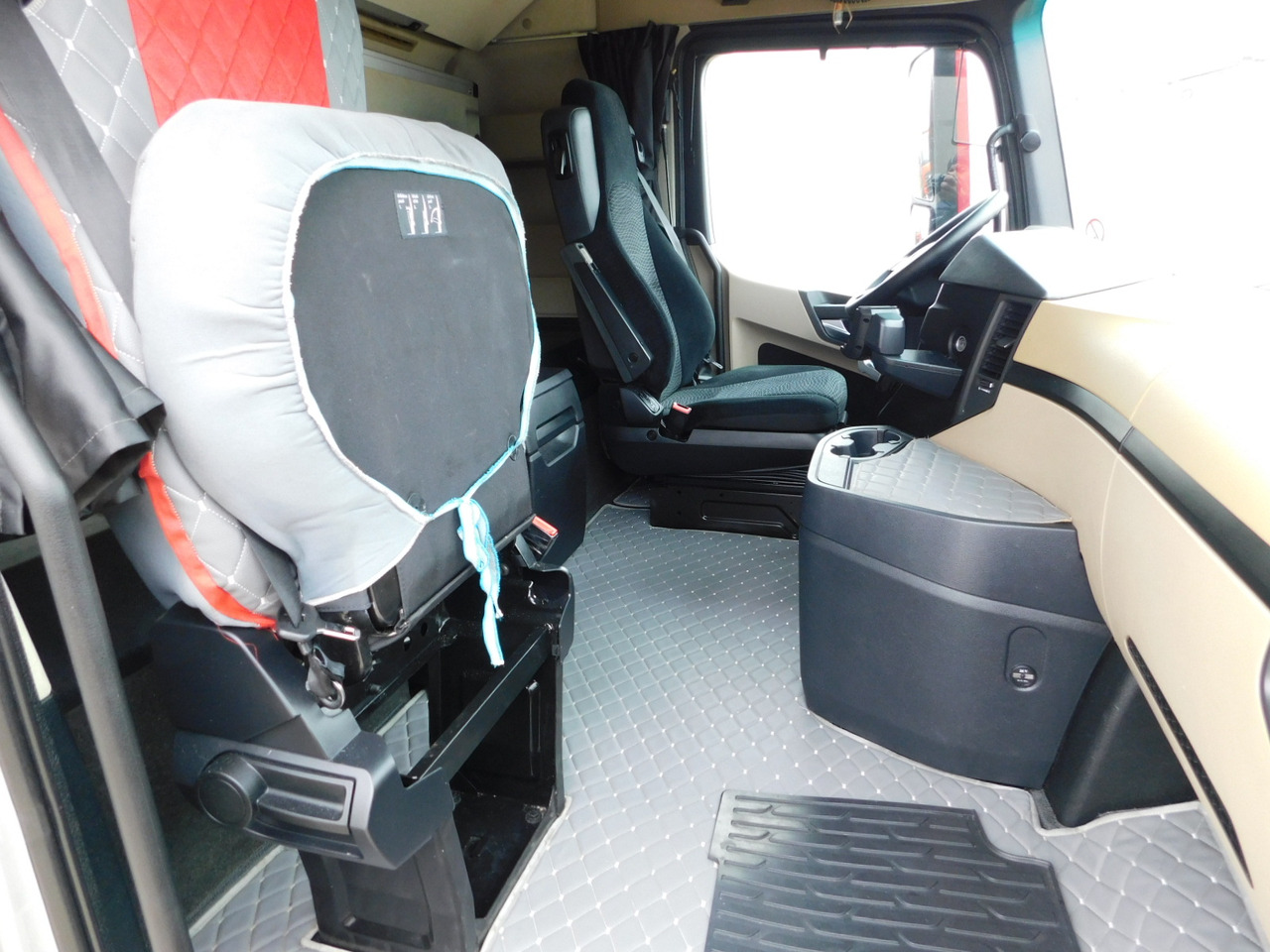 Mercedes Actros - شاحنة جرار: صور 5 Mercedes Actros - شاحنة جرار: صور 5