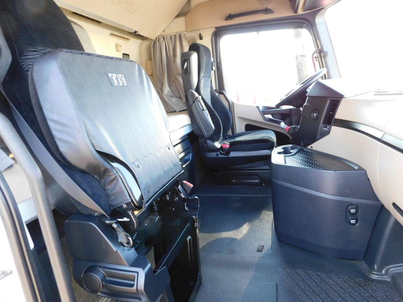 Mercedes Actros - شاحنة جرار: صور 5 Mercedes Actros - شاحنة جرار: صور 5