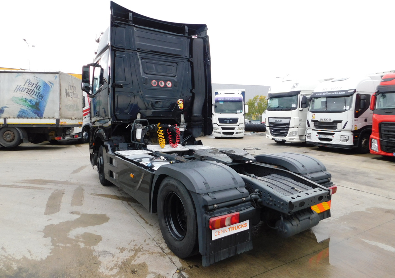 Mercedes Actros - شاحنة جرار: صور 4 Mercedes Actros - شاحنة جرار: صور 4