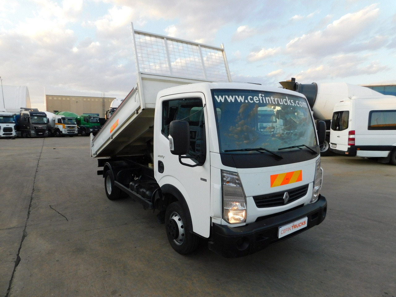 Renault Maxity - قلابات: صور 2 Renault Maxity - قلابات: صور 2