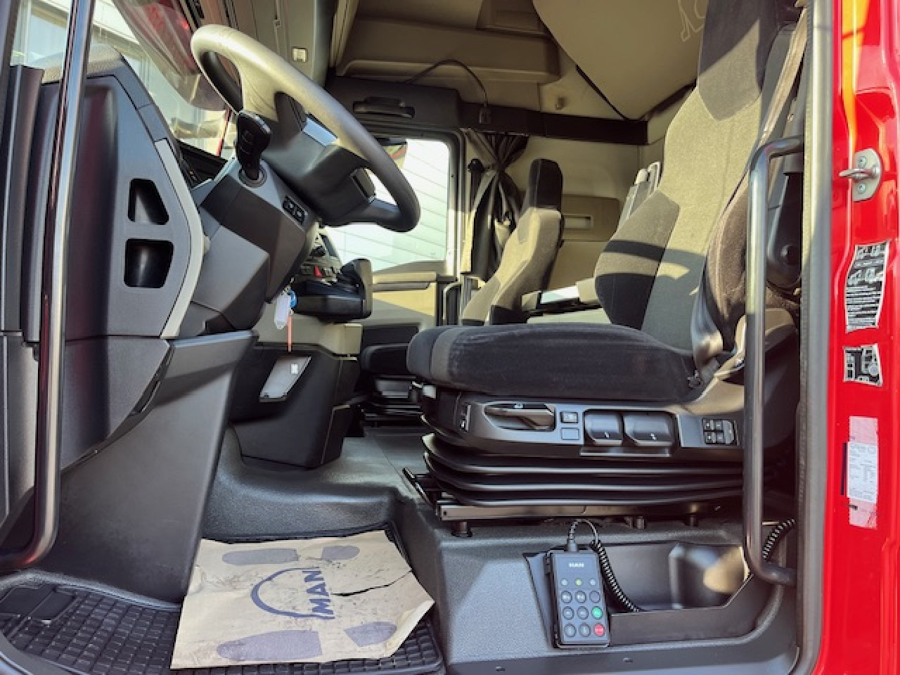 MAN TGX 18.510 4x2 LL SA - Vollgarantie MAN bis 01.27 - شاحنة جرار: صور 4 MAN TGX 18.510 4x2 LL SA - Vollgarantie MAN bis 01.27 - شاحنة جرار: صور 4