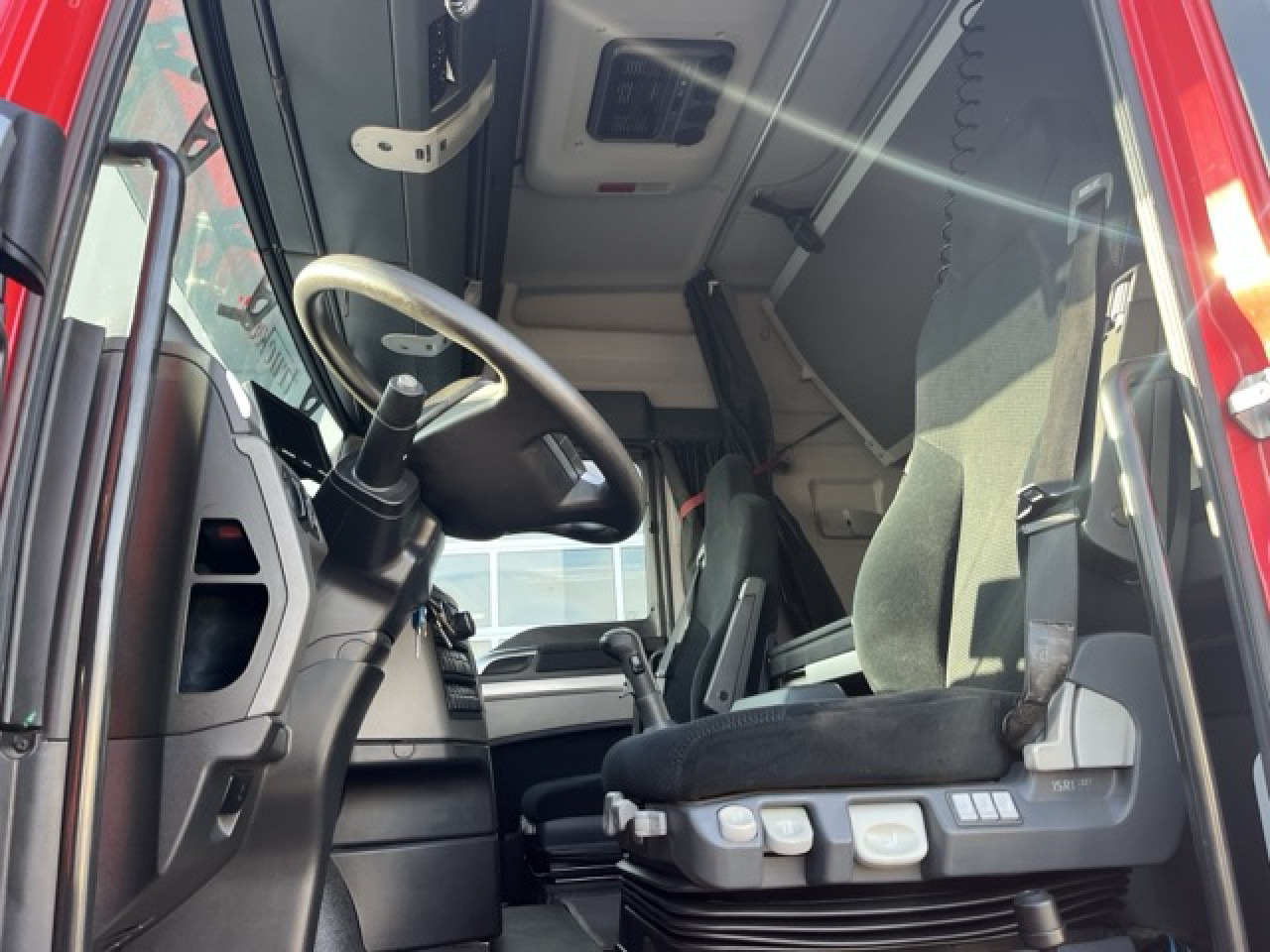 MAN TGX 26.480 6x4 BLS Euro6 Intarder Klima Luftfeder - شاحنة جرار: صور 4 MAN TGX 26.480 6x4 BLS Euro6 Intarder Klima Luftfeder - شاحنة جرار: صور 4