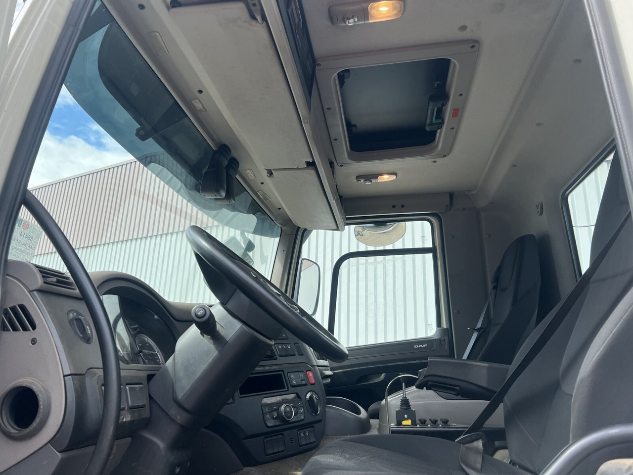 DAF CF 480 6x2 CF 480 6x2, Lenk-/Liftachse - شاحنة ذات الخطاف: صور 3 DAF CF 480 6x2 CF 480 6x2, Lenk-/Liftachse - شاحنة ذات الخطاف: صور 3