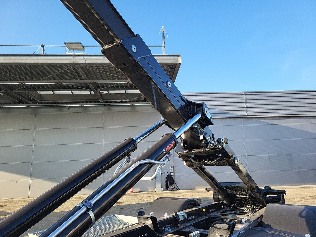 Euro Cargo 180E320 4x2 Euro Cargo 180E320 4x2, HIAB Abroller - شاحنة ذات الخطاف: صور 2 Euro Cargo 180E320 4x2 Euro Cargo 180E320 4x2, HIAB Abroller - شاحنة ذات الخطاف: صور 2