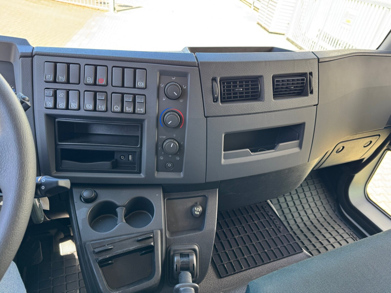 FL 280 4x4 FL 280 4x4 - شاحنة ذات الخطاف: صور 4 FL 280 4x4 FL 280 4x4 - شاحنة ذات الخطاف: صور 4