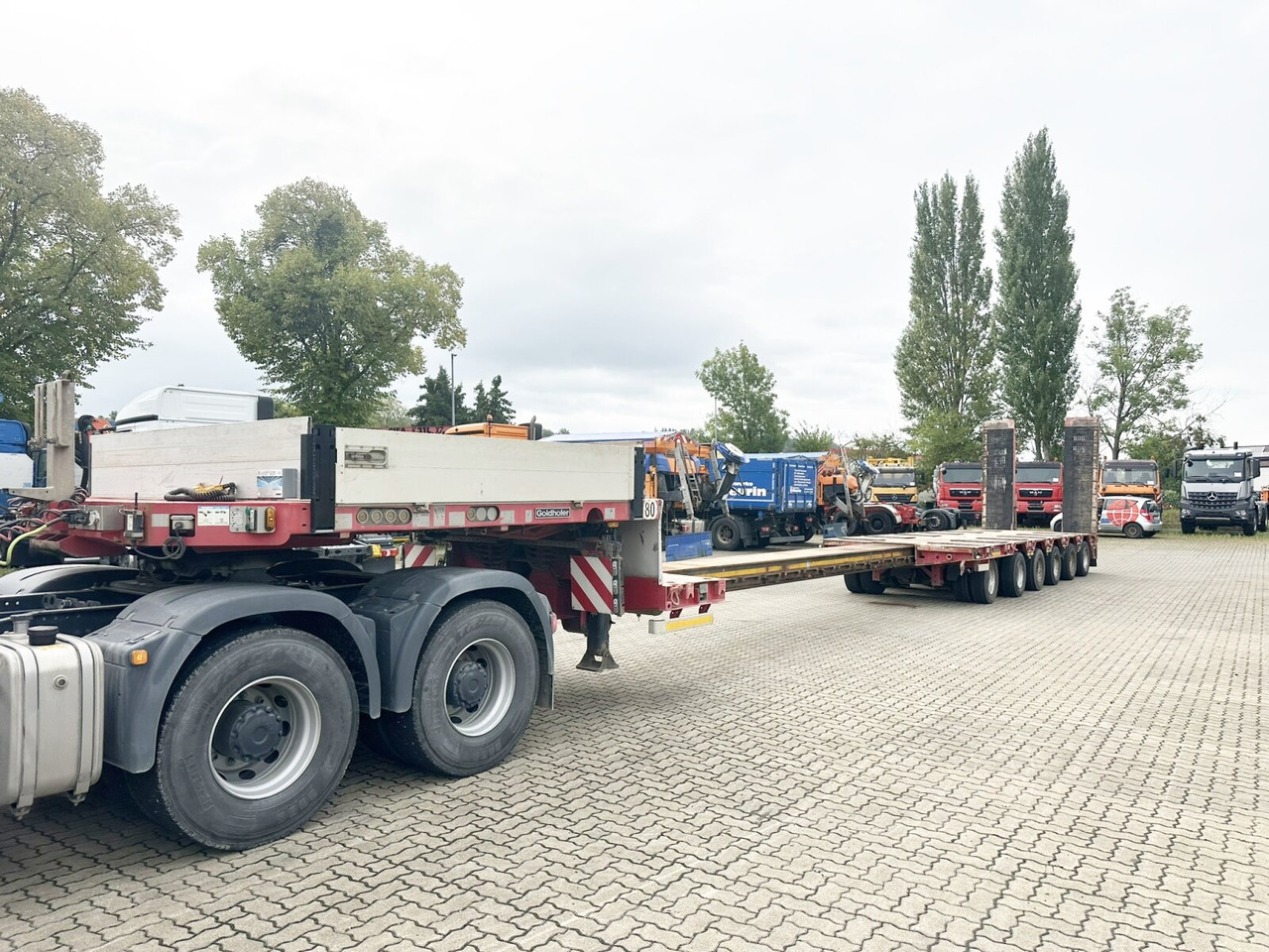 عربة مسطحة منخفضة نصف مقطورة لنقل المعدات الثقيلة Goldhofer STZ L 6-67/80 A STZ-L 6-67/80 A, 6 Achsen, 86.000kg Ges.-Gew.: صور 8 عربة مسطحة منخفضة نصف مقطورة لنقل المعدات الثقيلة Goldhofer STZ L 6-67/80 A STZ-L 6-67/80 A, 6 Achsen, 86.000kg Ges.-Gew.: صور 8