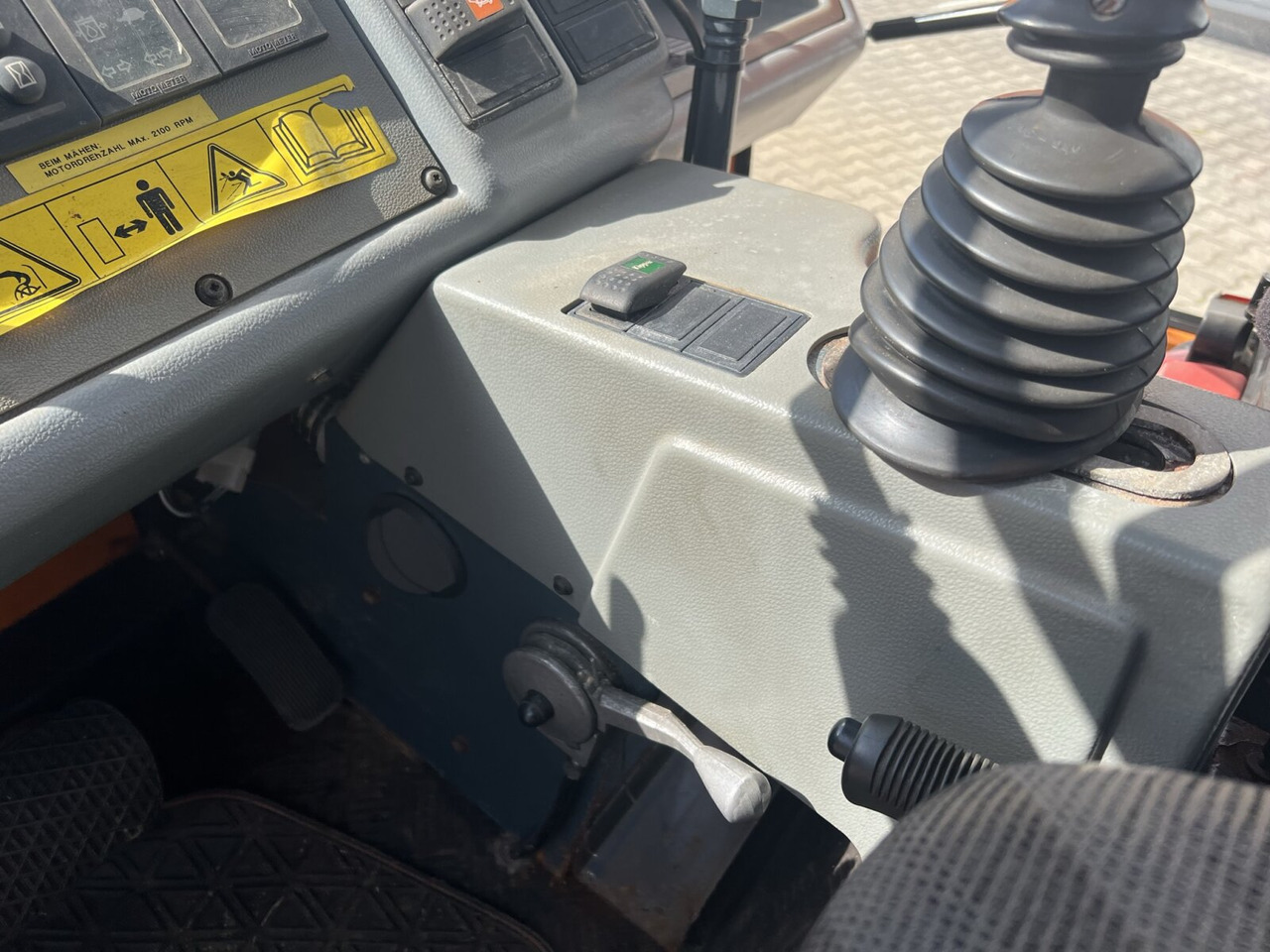 جرارات البلدية HY 1251 / 4x4 Bokimobil, Winterdienst, Kehr/Saugmaschine KIEFER HY 1251 / 4x4 Bokimobil, Winterdienst: صور 7