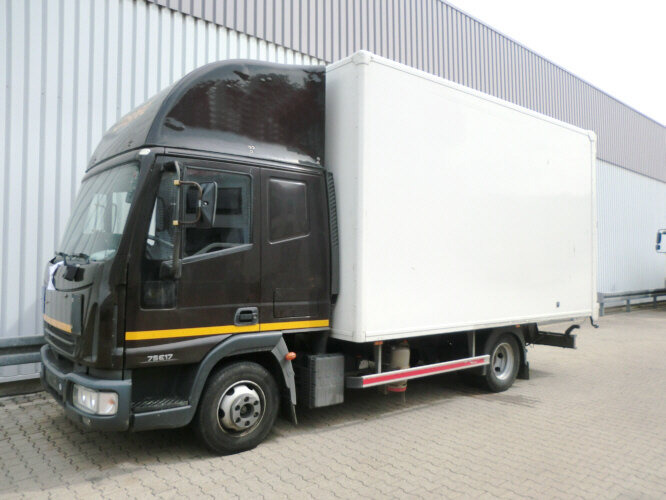 Iveco EuroCargo 75 E 17/4x2 EuroCargo 75 E 17/4x2, 6x VORHANDEN! - بصندوق مغلق شاحنة: صور 1 Iveco EuroCargo 75 E 17/4x2 EuroCargo 75 E 17/4x2, 6x VORHANDEN! - بصندوق مغلق شاحنة: صور 1