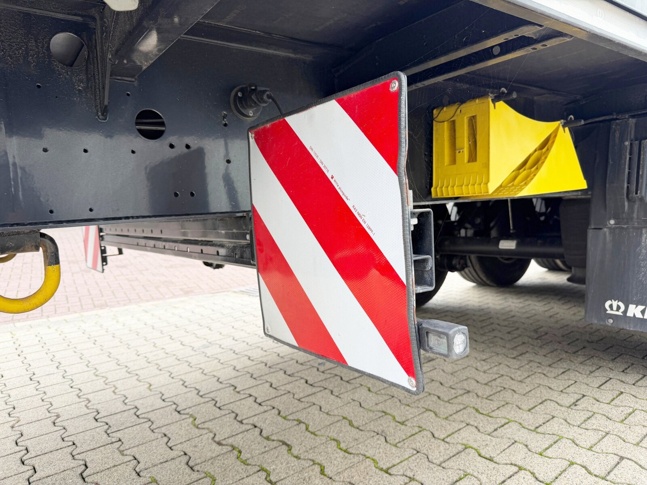 Krone SDP 27 SDP 27, Liftachse, Twist-Locks, 20/2x20/40Fuß, Neuwertig! - نصف مقطورة مسطحة: صور 3 Krone SDP 27 SDP 27, Liftachse, Twist-Locks, 20/2x20/40Fuß, Neuwertig! - نصف مقطورة مسطحة: صور 3