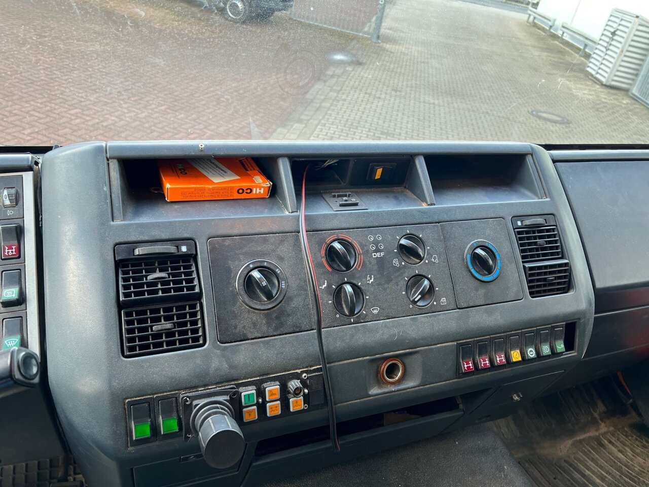 MAN 14.225 LAK 4x4 BB Doka 14.225 LAK 4x4 BB Doka, Winterdienstausstattung - قلابات: صور 4 MAN 14.225 LAK 4x4 BB Doka 14.225 LAK 4x4 BB Doka, Winterdienstausstattung - قلابات: صور 4