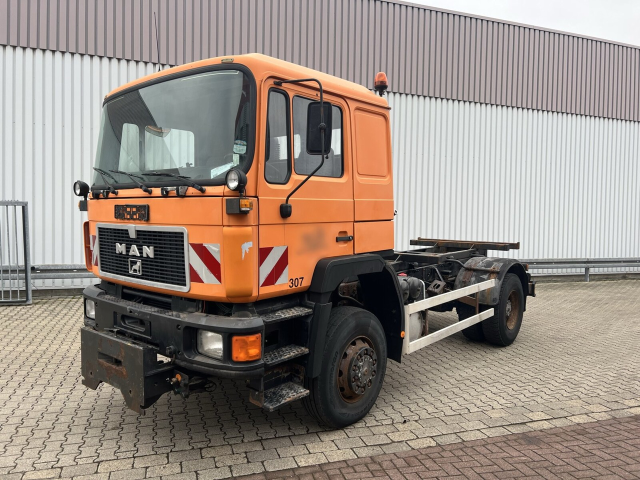 MAN 19.292/402 FAK 4x4 BB 19.292/402 FAK 4x4 BB, 6-Zylinder, Winterdienstausstattung - الشاسيه شاحنة: صور 1 MAN 19.292/402 FAK 4x4 BB 19.292/402 FAK 4x4 BB, 6-Zylinder, Winterdienstausstattung - الشاسيه شاحنة: صور 1