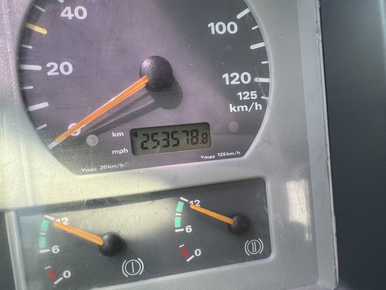 MAN TGA 26.363/410 6x4 BB TGA 26.363/410 6x4 BB, 2-S-Alukipper - قلابات, شاحنة كرين: صور 4 MAN TGA 26.363/410 6x4 BB TGA 26.363/410 6x4 BB, 2-S-Alukipper - قلابات, شاحنة كرين: صور 4