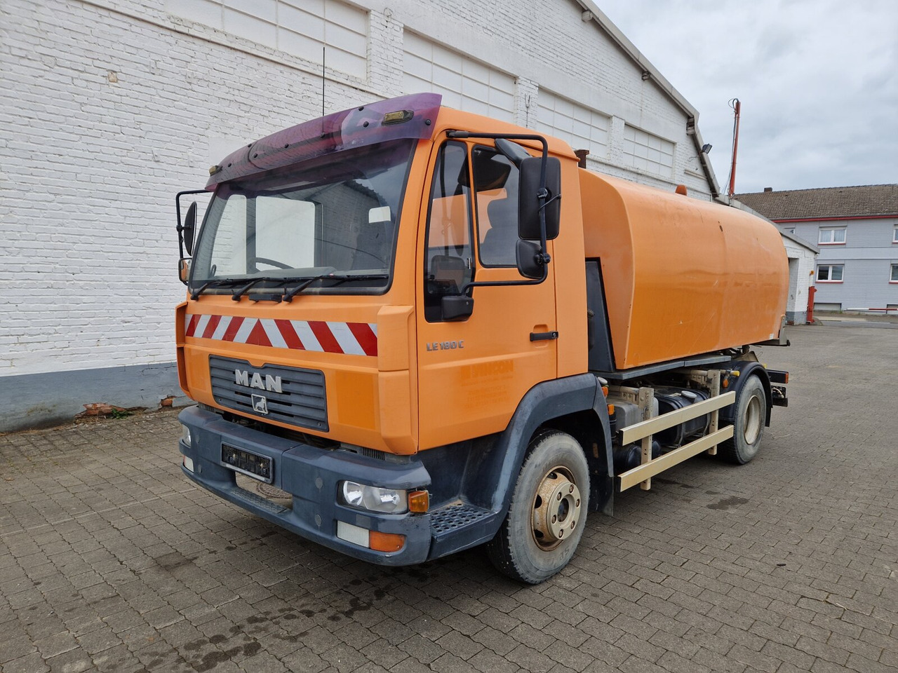 MAN TGL 12.180 TGL 12.180 , Bucher Kehrmaschine CF 50 إيجار MAN TGL 12.180 TGL 12.180 , Bucher Kehrmaschine CF 50: صور 6