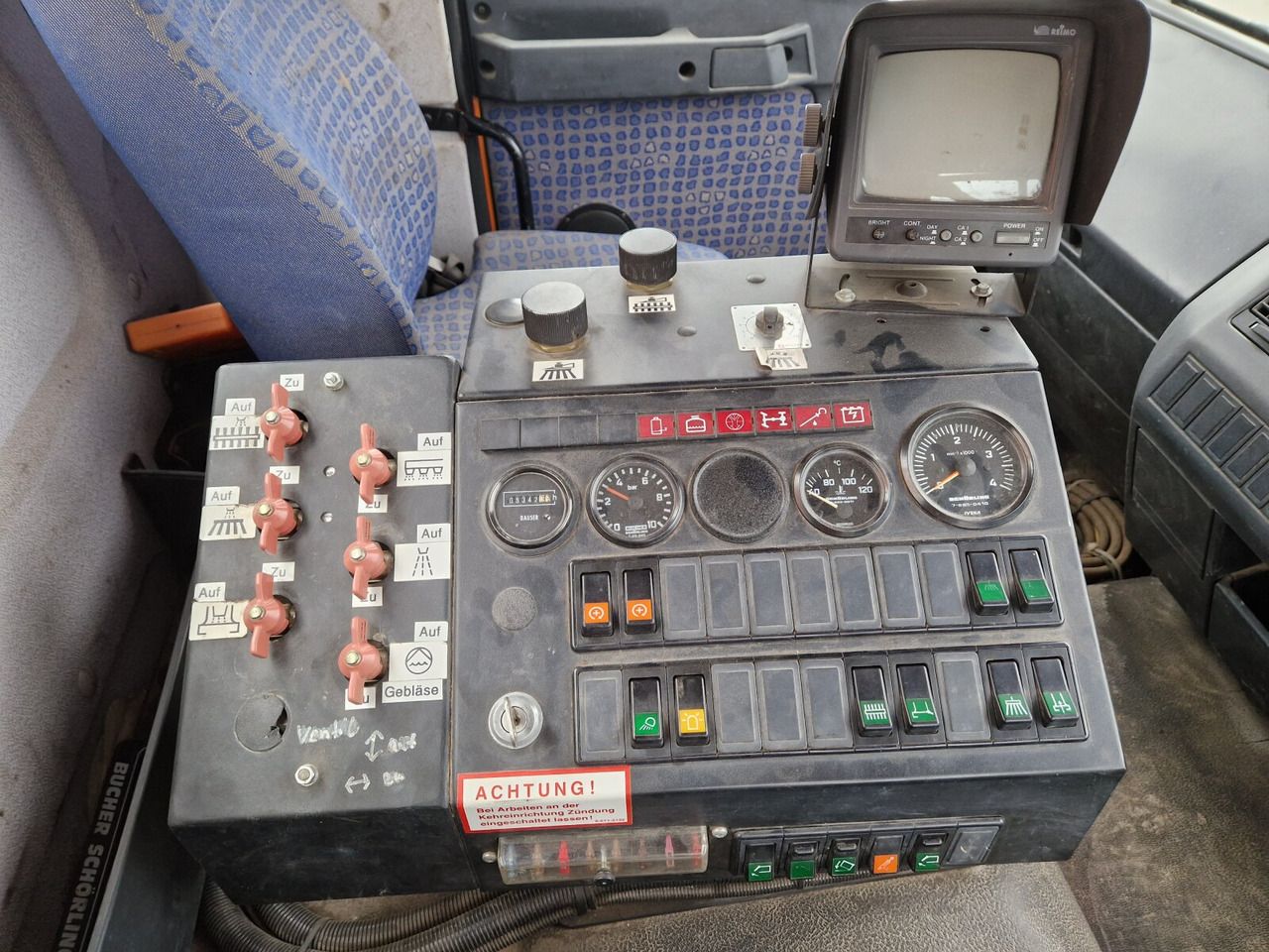 MAN TGL 12.180 TGL 12.180 , Bucher Kehrmaschine CF 50 إيجار MAN TGL 12.180 TGL 12.180 , Bucher Kehrmaschine CF 50: صور 12