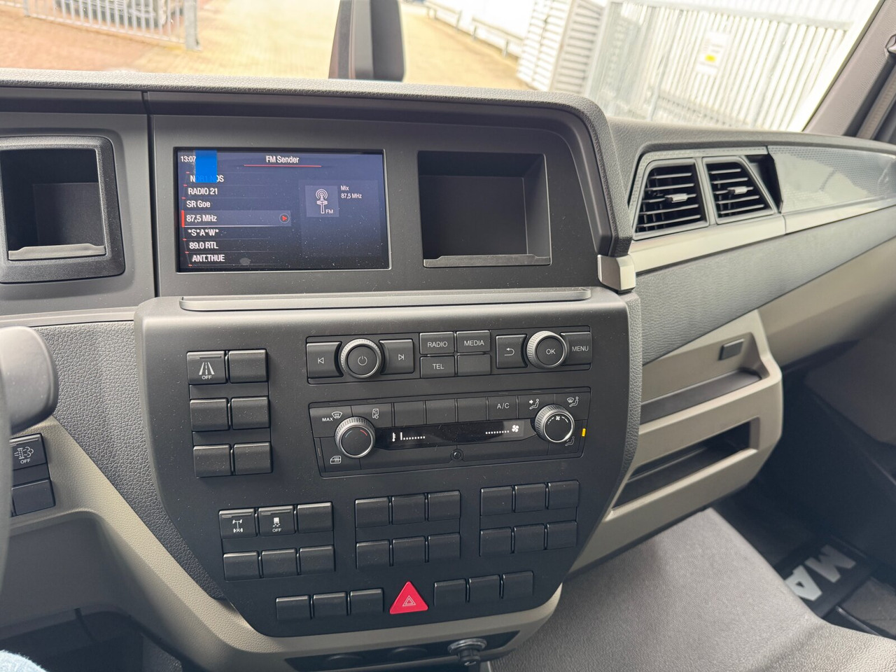 MAN TGL 8.160 4x2 BL CH TGL 8.160 4x2 BL CH - قلابات: صور 5 MAN TGL 8.160 4x2 BL CH TGL 8.160 4x2 BL CH - قلابات: صور 5