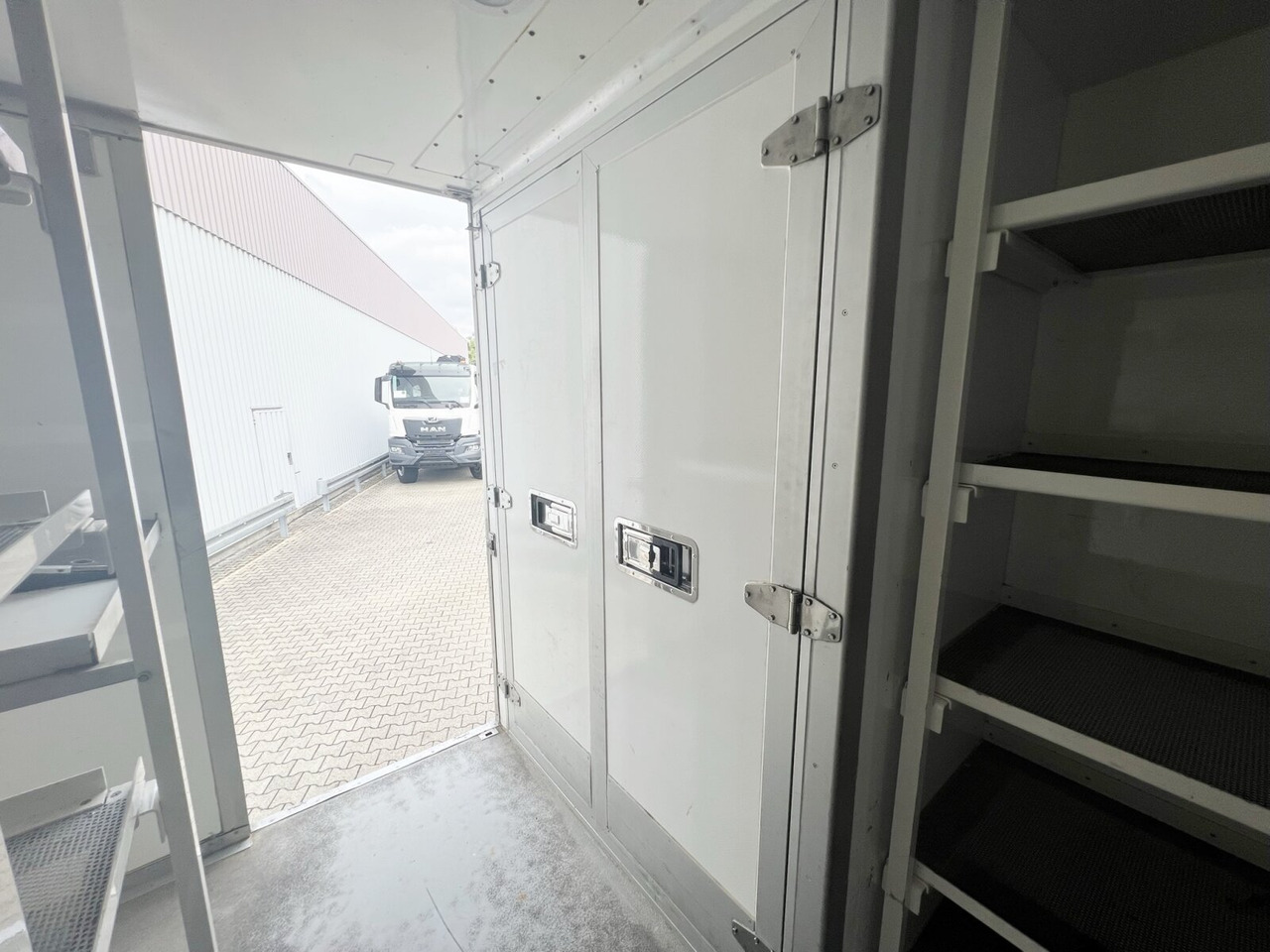 MAN TGL 8.180 4x2 BL TGL 8.180 4x2 BL, Kühlkoffer, Carrier Supra 850Mi - مبردة شاحنة: صور 4 MAN TGL 8.180 4x2 BL TGL 8.180 4x2 BL, Kühlkoffer, Carrier Supra 850Mi - مبردة شاحنة: صور 4