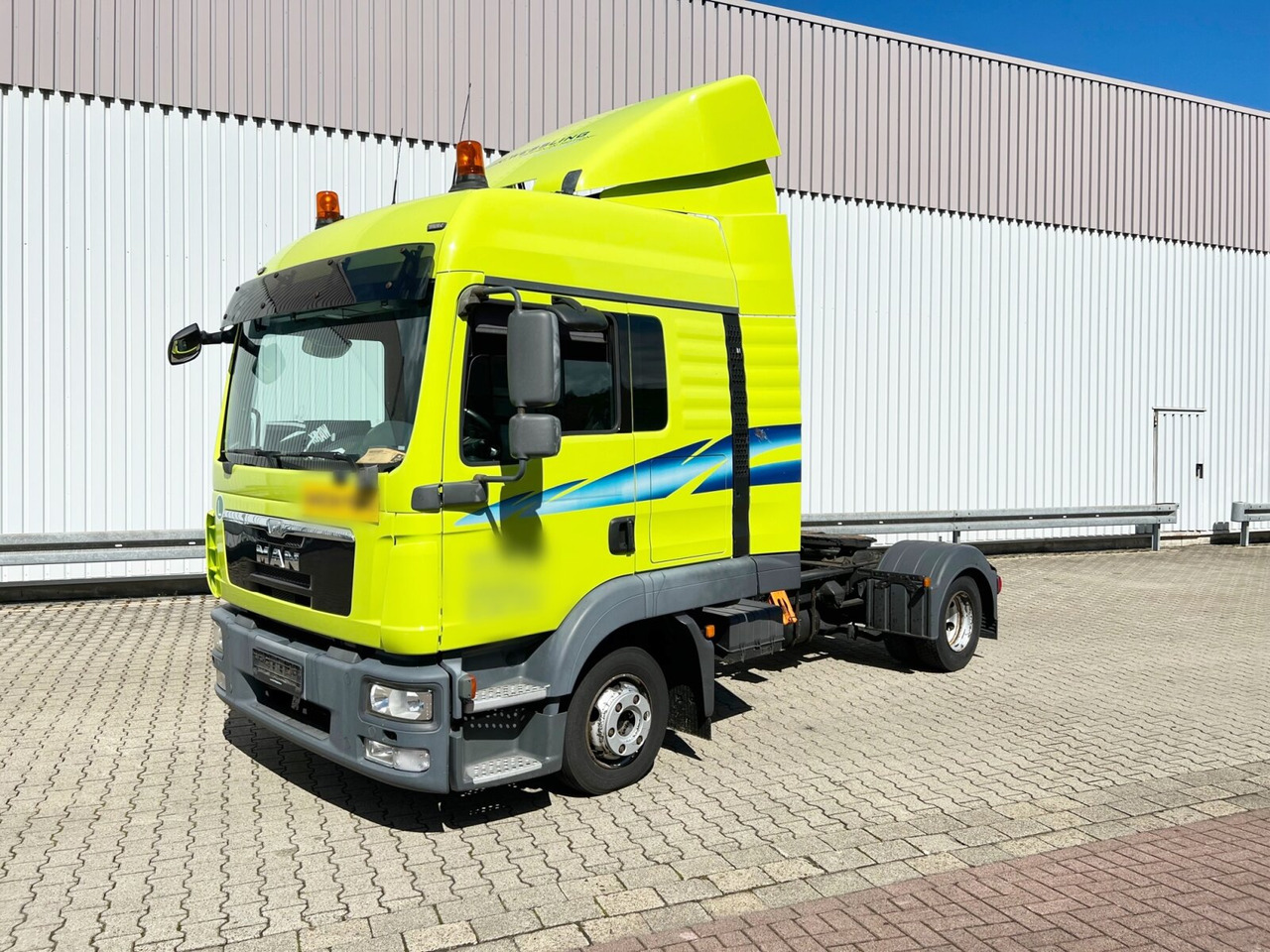 MAN TGL 8.220 4X2 BL TGL 8.220 4X2 BL - شاحنة جرار: صور 1 MAN TGL 8.220 4X2 BL TGL 8.220 4X2 BL - شاحنة جرار: صور 1