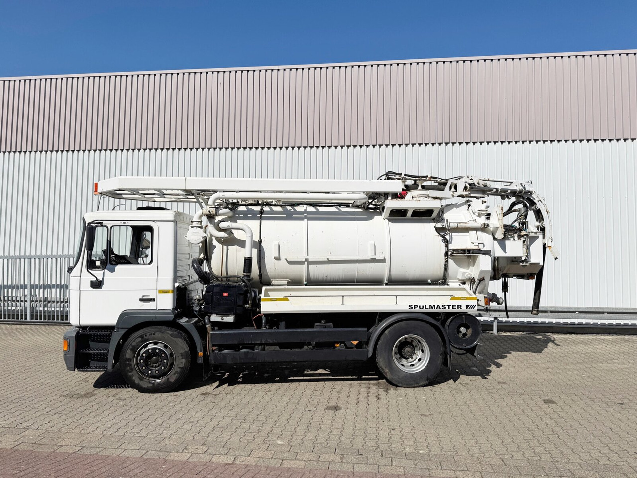 MAN TGM 18.284 4x2 BL TGM 18.284 4x2 BL, Assmann Saug- und Spülwagen 9m³ - شاحنة: صور 4 MAN TGM 18.284 4x2 BL TGM 18.284 4x2 BL, Assmann Saug- und Spülwagen 9m³ - شاحنة: صور 4