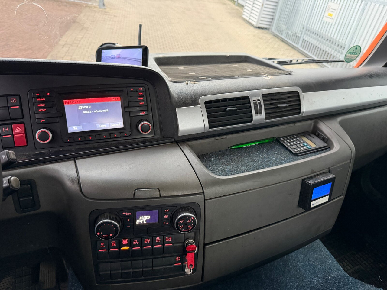 MAN TGM 18.290 4x2 BB TGM 18.290 4x2 BB, Tele-Absetzer - شاحنات قابلة للفك شاحنة: صور 4 MAN TGM 18.290 4x2 BB TGM 18.290 4x2 BB, Tele-Absetzer - شاحنات قابلة للفك شاحنة: صور 4