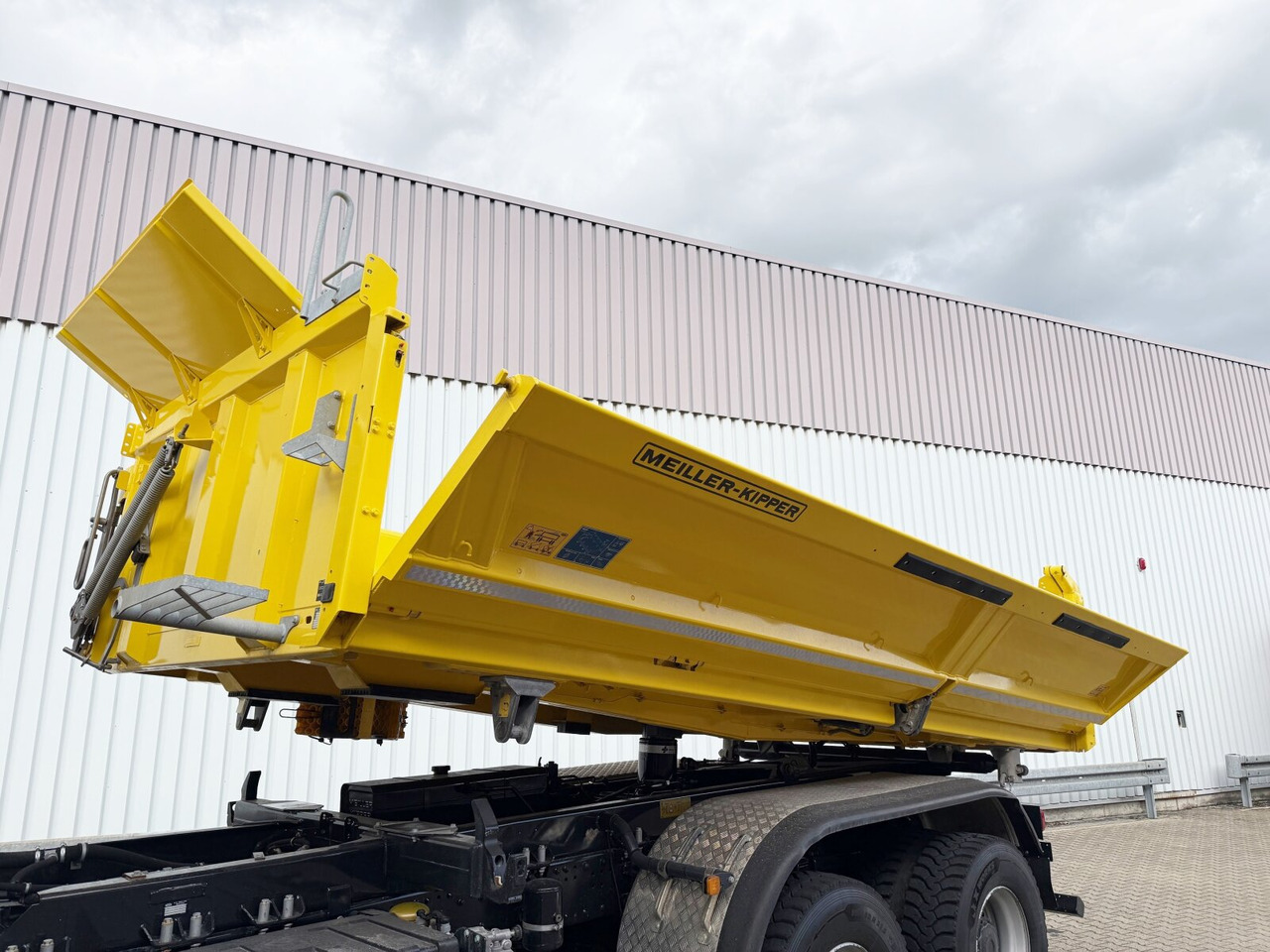 MAN TGS 26.470 6x6 BB TGS 26.470 6x6 BB, Hohe Bauart, Navi, Motorabtrieb, Bordmatik - قلابات: صور 2 MAN TGS 26.470 6x6 BB TGS 26.470 6x6 BB, Hohe Bauart, Navi, Motorabtrieb, Bordmatik - قلابات: صور 2