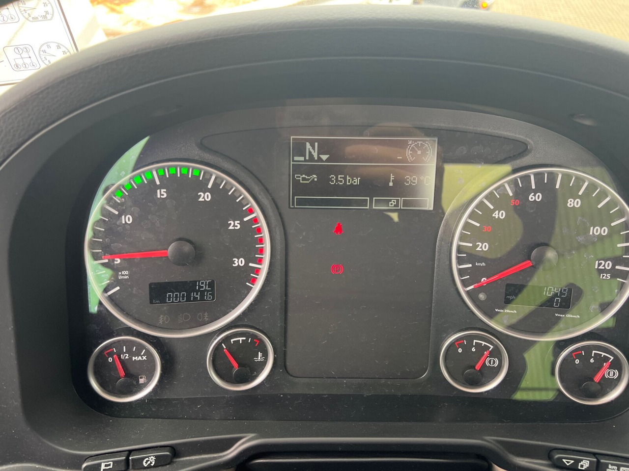 MAN TGS 33.360 6x4 BB TGS 33.360 6x4 BB, Häckslerkabine, NMV Nebenantrieb - الشاسيه شاحنة: صور 4 MAN TGS 33.360 6x4 BB TGS 33.360 6x4 BB, Häckslerkabine, NMV Nebenantrieb - الشاسيه شاحنة: صور 4