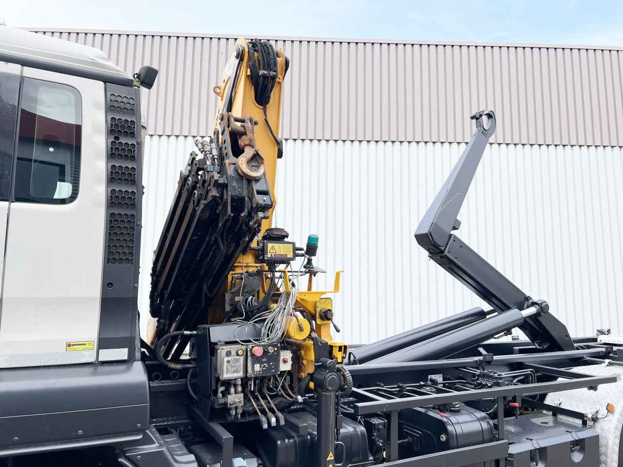 MAN TGS 33.440 6X4 BL TGS 33.440 6X4 BL mit Kran Effer 165-3S, Funk - شاحنة ذات الخطاف, شاحنة كرين: صور 3 MAN TGS 33.440 6X4 BL TGS 33.440 6X4 BL mit Kran Effer 165-3S, Funk - شاحنة ذات الخطاف, شاحنة كرين: صور 3
