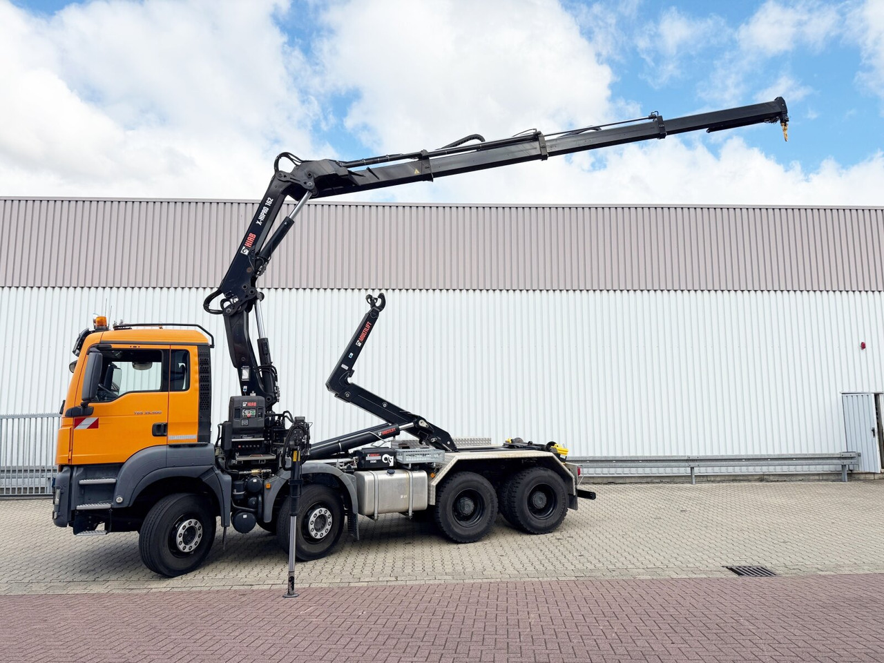 MAN TGS 35.500 8x4 BB TGS 35.500 8x4 BB mit Kran Hiab X-HiPro 162 E-3, absetzbar, Funk - شاحنة ذات الخطاف, شاحنة كرين: صور 2 MAN TGS 35.500 8x4 BB TGS 35.500 8x4 BB mit Kran Hiab X-HiPro 162 E-3, absetzbar, Funk - شاحنة ذات الخطاف, شاحنة كرين: صور 2