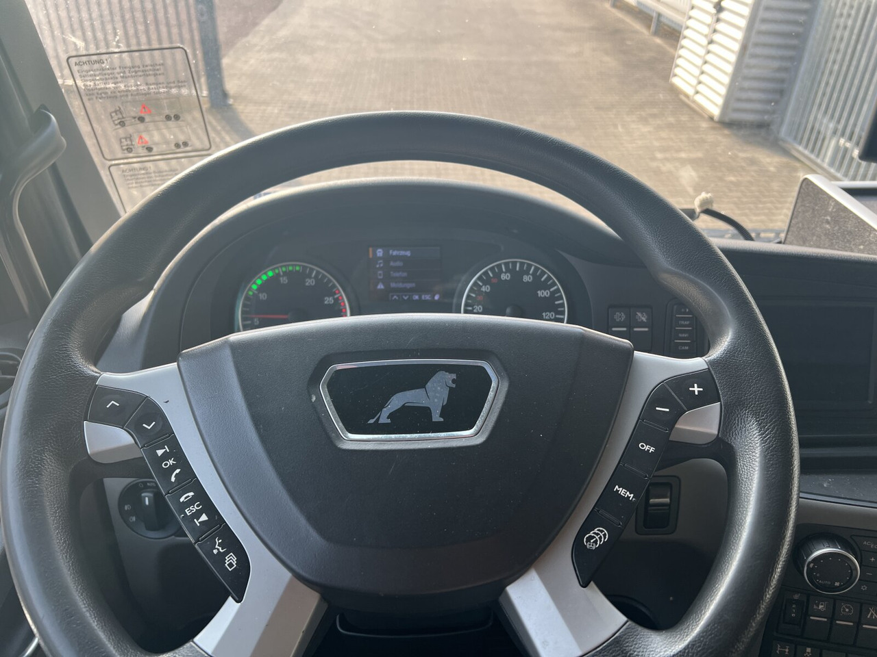 MAN TGX 18.500 4X2 LLS TGX 18.500 4X2 LLS, Retarder, Vollumer - شاحنة جرار: صور 3 MAN TGX 18.500 4X2 LLS TGX 18.500 4X2 LLS, Retarder, Vollumer - شاحنة جرار: صور 3