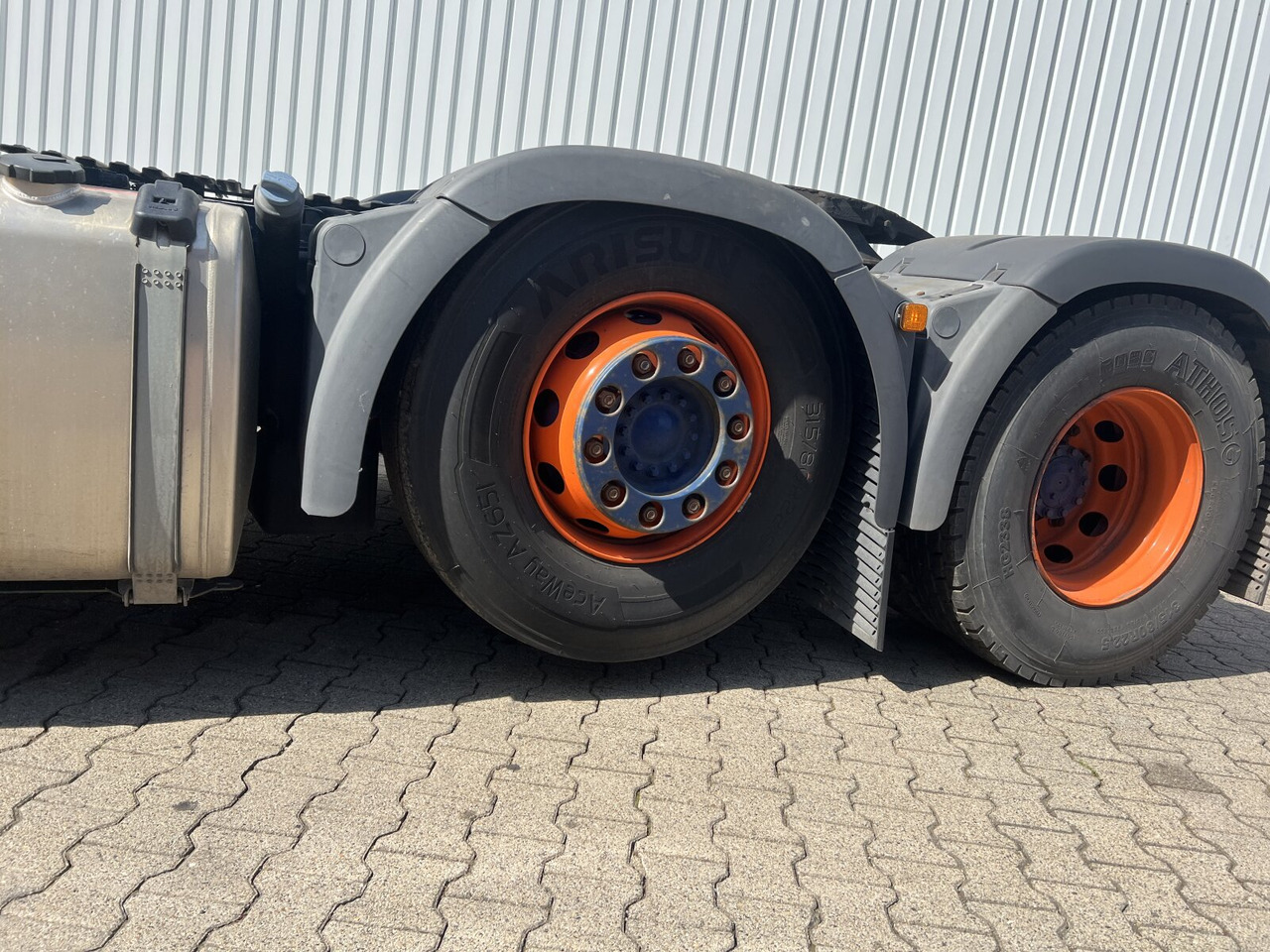 MAN TGX 26.500 6X2/4 BLS TGX 26.500 6X2/4 BLS, Intarder, Vorlauflenk-/lift, Standklima, XXL-Fahrerhaus - شاحنة جرار: صور 3 MAN TGX 26.500 6X2/4 BLS TGX 26.500 6X2/4 BLS, Intarder, Vorlauflenk-/lift, Standklima, XXL-Fahrerhaus - شاحنة جرار: صور 3