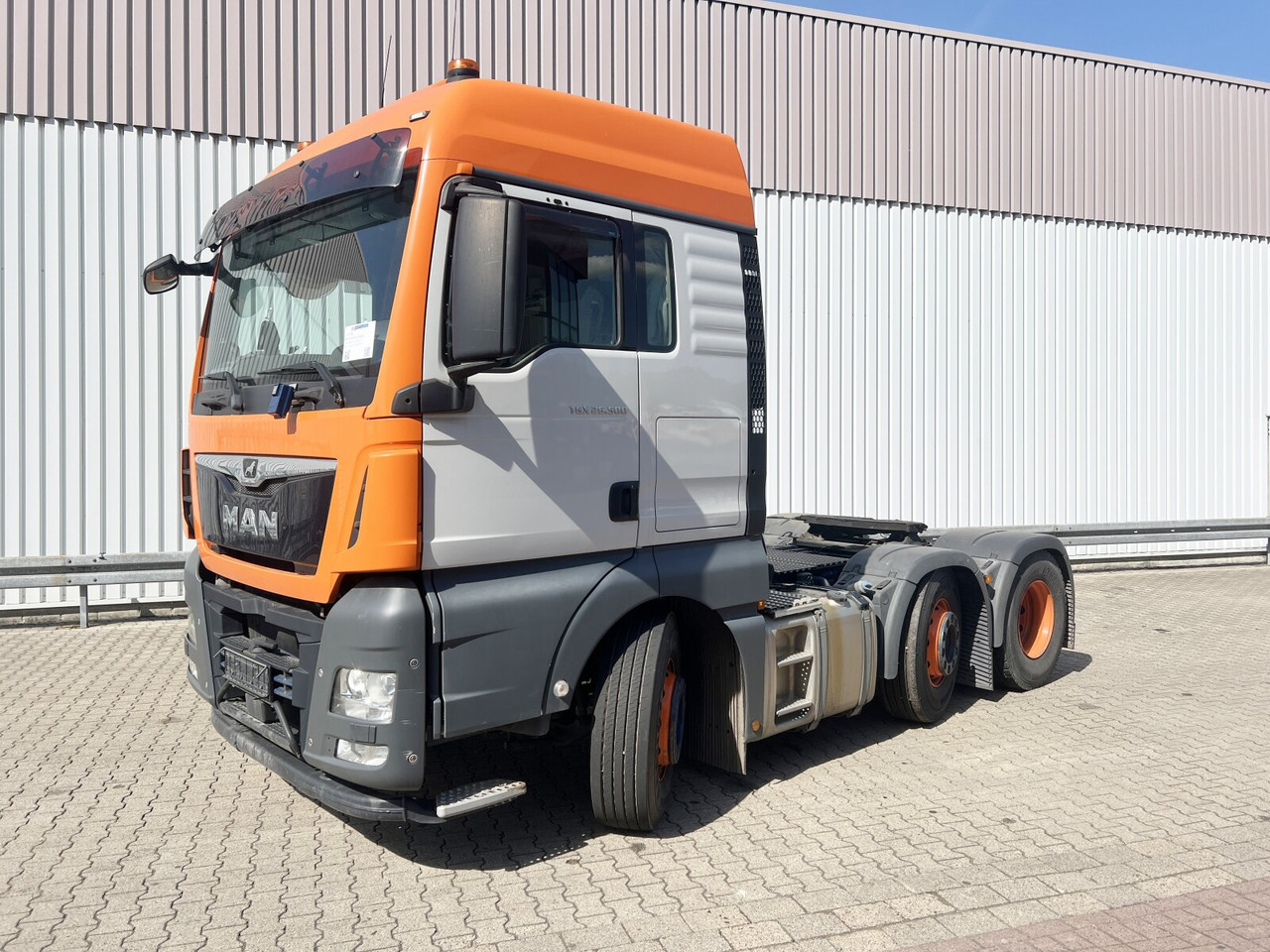 MAN TGX 26.500 6X2/4 BLS TGX 26.500 6X2/4 BLS, Intarder, Vorlauflenk-/lift, Standklima, XXL-Fahrerhaus - شاحنة جرار: صور 1 MAN TGX 26.500 6X2/4 BLS TGX 26.500 6X2/4 BLS, Intarder, Vorlauflenk-/lift, Standklima, XXL-Fahrerhaus - شاحنة جرار: صور 1
