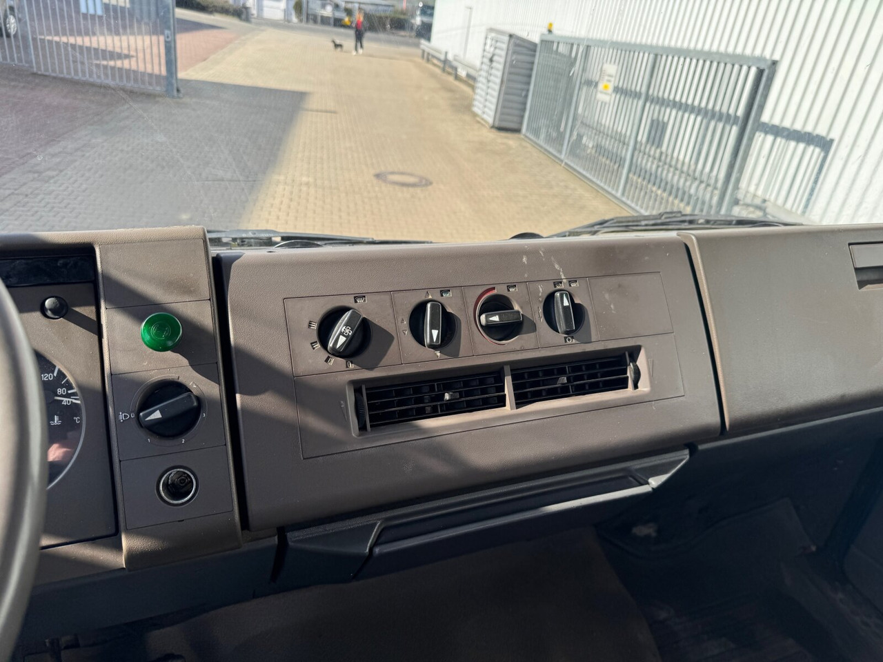 Mercedes-Benz 1314 K 4x2 1314 K 4x2, 6-Zylinder Motor, 2x AHK - قلابات: صور 5 Mercedes-Benz 1314 K 4x2 1314 K 4x2, 6-Zylinder Motor, 2x AHK - قلابات: صور 5