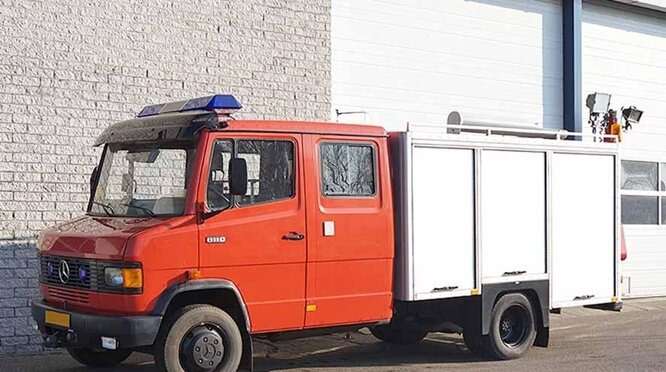 Mercedes-Benz 811D 4x2 LF 811D 4x2 LF Feuerwehrwagen - المطافئ: صور 1 Mercedes-Benz 811D 4x2 LF 811D 4x2 LF Feuerwehrwagen - المطافئ: صور 1