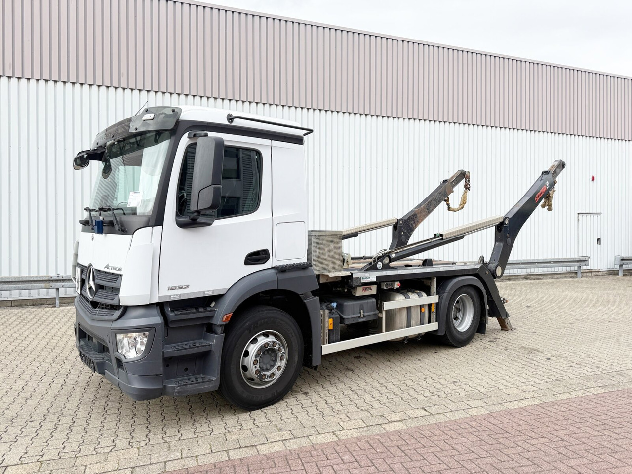 Mercedes-Benz Actros 1832 L 4x2 Actros 1832 L 4x2, Navi, MultimediaCockpit, Funk - شاحنات قابلة للفك شاحنة: صور 1 Mercedes-Benz Actros 1832 L 4x2 Actros 1832 L 4x2, Navi, MultimediaCockpit, Funk - شاحنات قابلة للفك شاحنة: صور 1