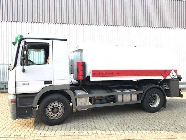 شاحنة صهريج Mercedes-Benz Actros 1841 L 4x2 Actros 1841 L 4x2, Esterer Tankaufbau ca. 13.500l, 2 Kammern: صور 13